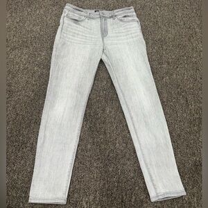 Women’s Abercrombie and Fitch Grey Harper Low Rise Super Skinny Jeans